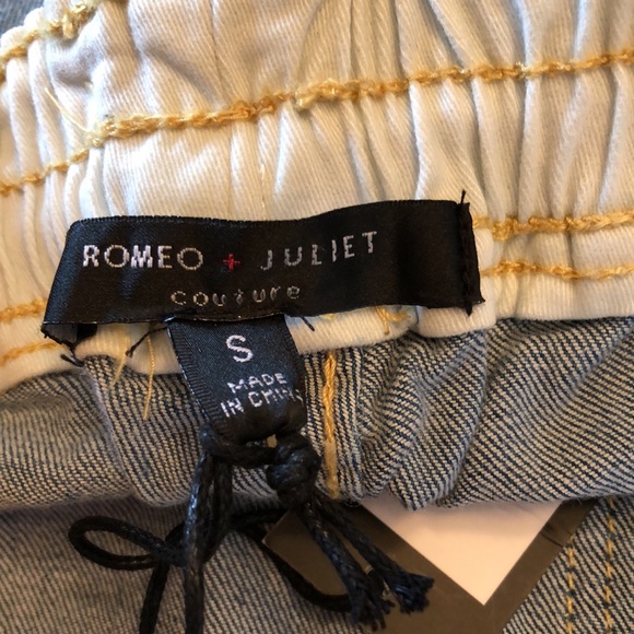 Romeo & Juliet Couture Denim Shorts. S - Picture 7 of 7
